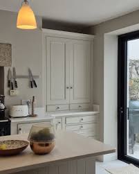 Peinture satinée acrylique avancée pour métal et bois 16m²/litre